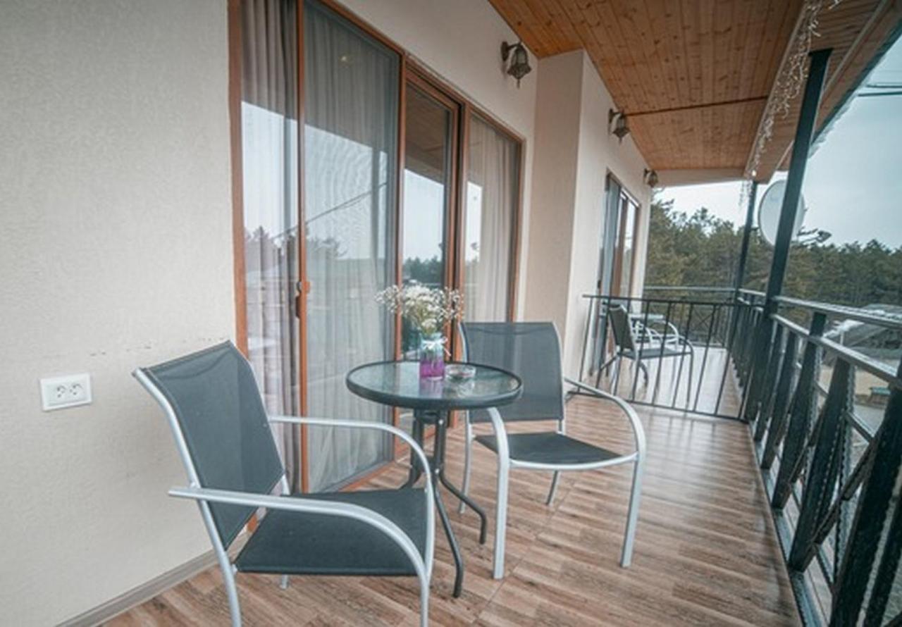 Hotel Surami Εξωτερικό φωτογραφία
