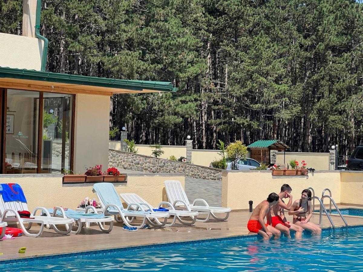 Hotel Surami Εξωτερικό φωτογραφία