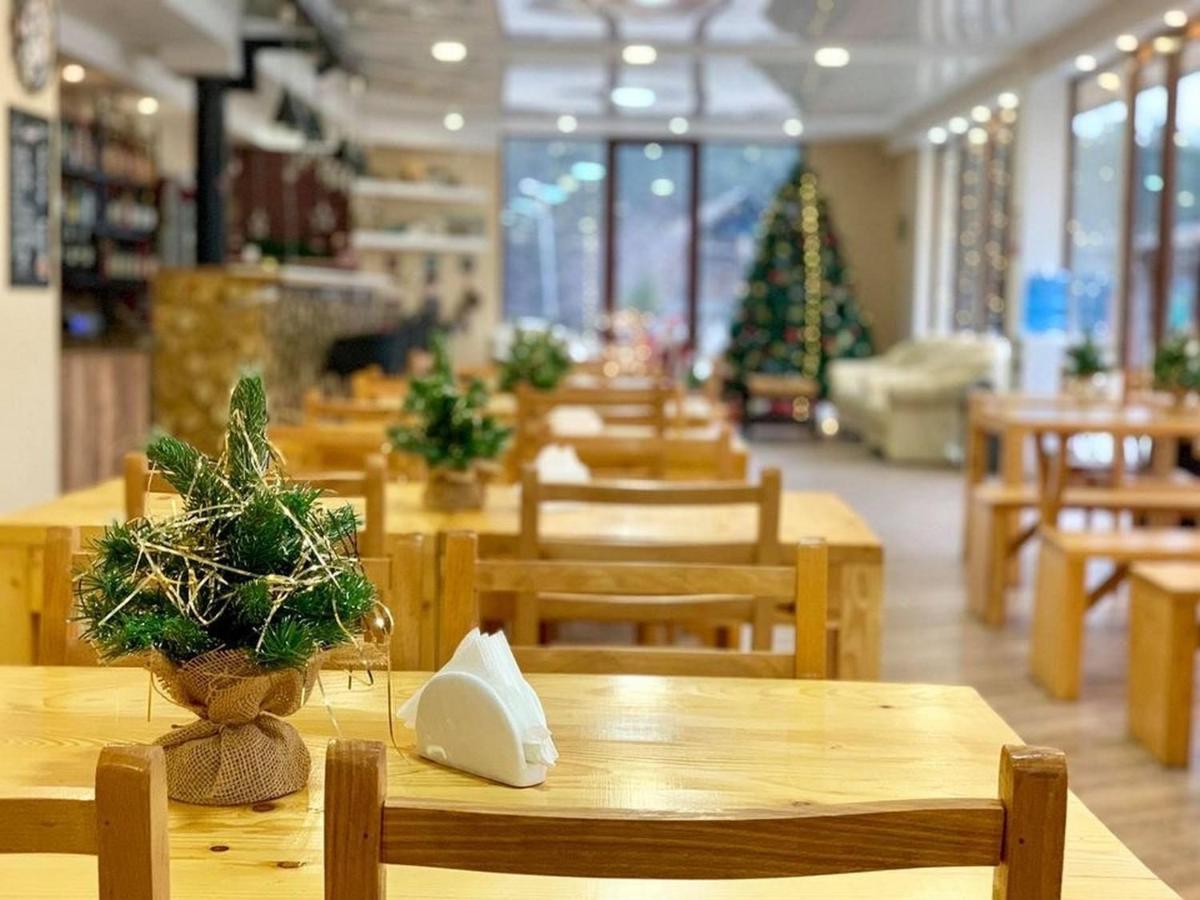 Hotel Surami Εξωτερικό φωτογραφία
