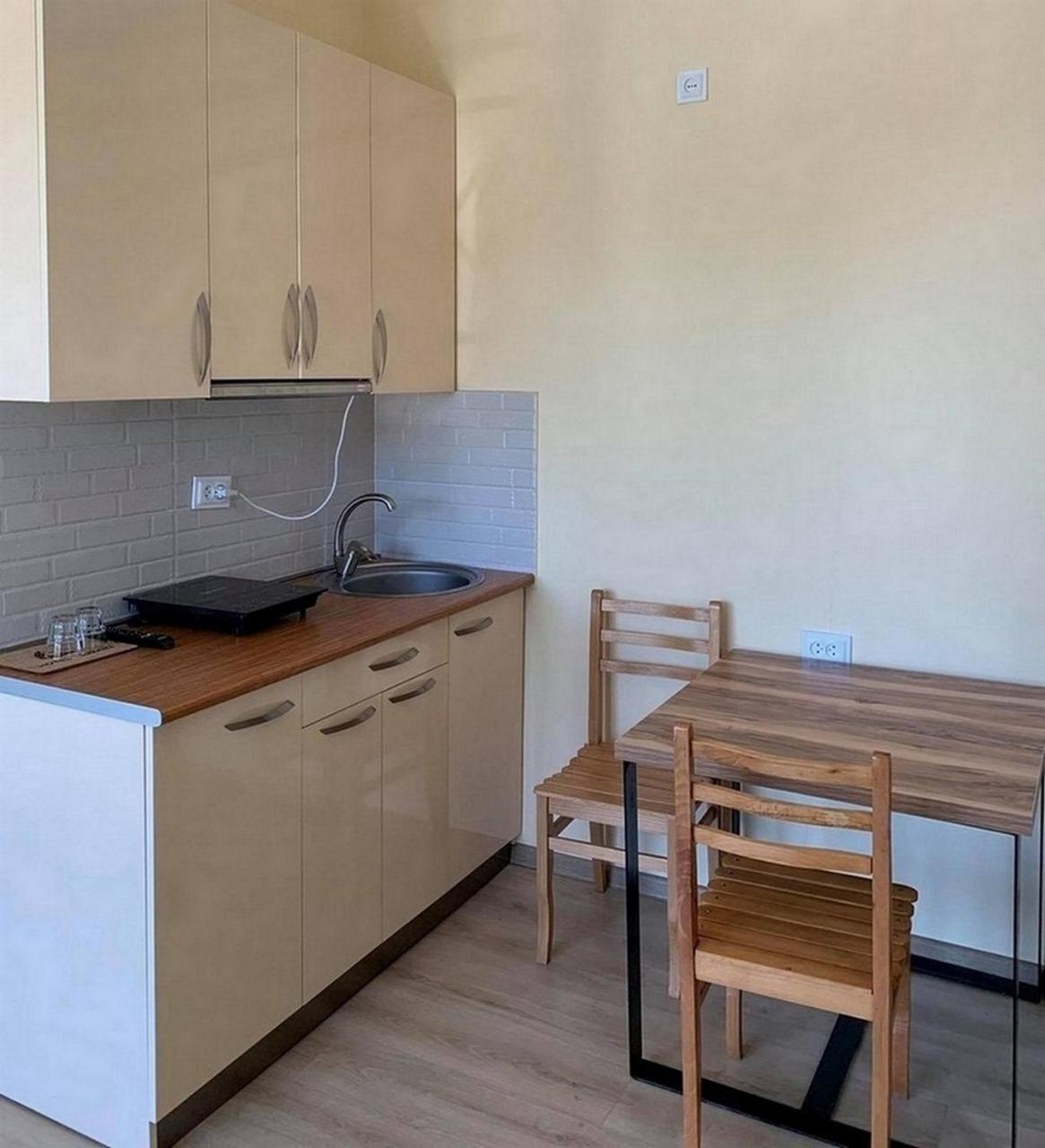 Hotel Surami Εξωτερικό φωτογραφία